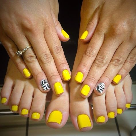 Yellow Toes, Yellow Toe Nails, Simple Toe Nails, Nails Acrylic Square Long, Red Nails Acrylic, Wine Red Nails, Nails Acrylic Square, Pretty Toe Nails, Nails Yellow