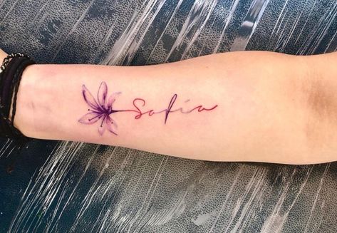 Tattoos For Baby, Name Flower Tattoo, Name Tattoos For Moms, Tattoo For Baby Girl, Baby Name Tattoos, Kid Name Tattoo, Tattoo Placements, Polynesian Tattoos, Tattoos With Kids Names