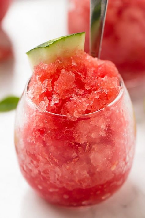 3-Ingredient Easy Watermelon Granita - Jessica in the Kitchen Shaved Ice Recipe, Watermelon Granita, Canned Corned Beef, Granita Recipes, Milk Dessert, Lemon Curd Recipe, Watermelon Mint, Curd Recipe, Sicilian Recipes