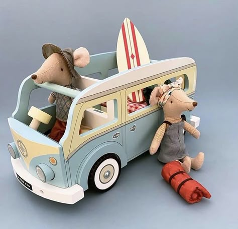 Le Toy Van Holiday Camper & Maileg Muisjes Baby Wooden Toys, Maileg Doll House, Maileg Bunny, Maileg Dolls, Le Toy Van, Maileg Mouse, Mouse Crafts, Doll House Crafts, Birthday Toys