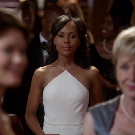 Olivia Pope White Dress, Scandal Olivia Pope Outfits, Oliva Pope Aesthetic, Olivia Pope Aesthetic, Scandal Aesthetic, Olivia Pope Wardrobe, Olivia Pope Outfits, Ugc Photos, Kerry Washington Scandal