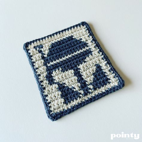 Star Wars theme crochet square, designed using tapestry techniques which are explained thoroughly within the pattern. Tapestry Techniques, Boba Fett Mandalorian, Granny Love, Crochet Yoke, Quick Crochet, Granny Squares Pattern, Granny Square Crochet Pattern, Crochet Square, Crochet Applique