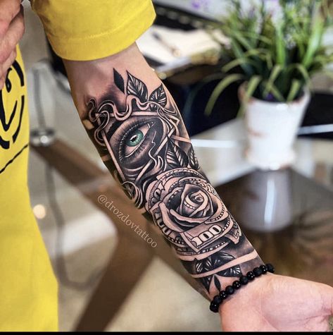 Amazing Tattoos For Guys, Manga Tattoo Hombre Ideas, Black Work Tattoo Design, Half Sleeve Tattoos Forearm, Men Tattoos Arm Sleeve, Forarm Tattoos, Cool Arm Tattoos, Forearm Sleeve Tattoos, Cool Forearm Tattoos