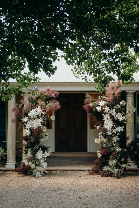 Flower Tower, Flower Installation, Ceremony Inspiration, Ceremony Flowers, Floral Arch, Decoration Inspiration, Wedding Flower Arrangements, Outdoor Ceremony, Wedding Florist