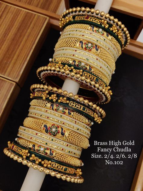 Bride Bangles, Rajasthani Jewellery, Most Expensive Jewelry, Indian Gold Necklace Designs, Vintage Indian Jewelry, Indian Gold Necklace, Simple Necklace Designs, Haldi Ceremony Outfit, Latest Bridal Lehenga Designs