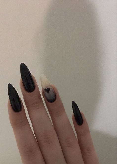 Goth Manicure, Gothic Nail Designs, Stilleto Nails Designs, Wow Nails, Gothic Nails, Goth Nails, Grunge Nails, Basic Nails, Get Nails