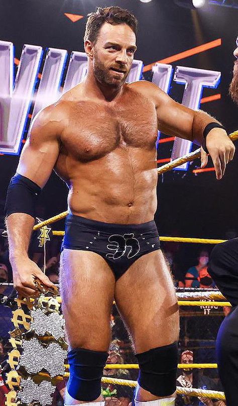 Wwf Superstars, Wwe Pictures, Tna Impact, Hunks Men, Wrestling Superstars, Fitness Inspiration Body, Professional Wrestler, Men's Muscle, Wwe Wrestlers