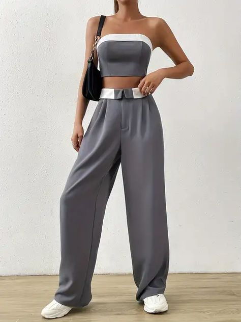 High Waisted Pants Outfit, Trousers Pattern, Wide Leg Pants Outfits, Brunch Dates, Leg Pants Outfit, Jeans Outfit Summer, Crop Top Dress, Meeting Friends, Cropped Tube Top