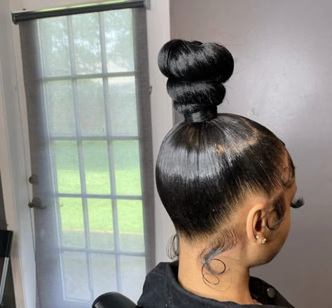 Ninja Knot Hairstyles, Sleek Pony With Braid, Bundles Ponytail Hairstyles Black Women, Cute Knot Buns Black Women, Top Knot Hairstyles For Black Women, Slick Back Knotted Bun, Blonde Top Knot Bun Black Women, Slick Top Bun, High Knot Bun Black Women