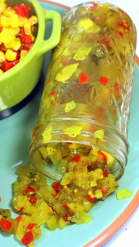 WORLD's BEST Sweet Pickle Relish! - 52 Small Batch Canning Ideas!  This is such a delight, one bite and you'll have to make more so you have a year round supply.  Sweet, Spicy and loaded with a mix of flavors.  Even a little crunchy texture to separate this from the average... EASY to make a great introduction to canning success! Small Batch Canning, Sweet Pickle Relish, Canning Pickles, Canning Ideas, Canning Vegetables, Canning Jam, Canning Tips, Relish Recipes, Food Dog