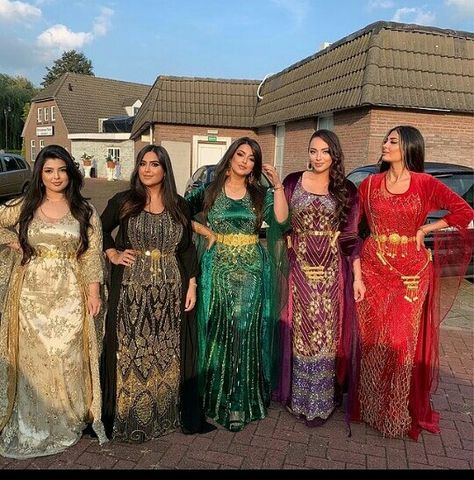 Kurdish Clothes Girl, Kurdish Wedding Dress, Kurdish Dress Traditional, Kurdish Traditional Clothes, Kurdish Wedding, Kurdish Fashion, Kurdish Culture, Kurdish Dress, Kurdish Clothes