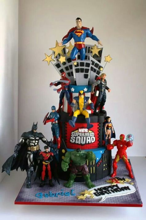 Super Hero Birthday Cake For Boys, Super Hero Cakes For Boys, Superhero Birthday Party Cake, Superhero Cake For Boys, Avengers Cake Ideas, Avengers Cake Design, Avengers Themed Cakes, Super Heroes Cake, Avengers Birthday Cake