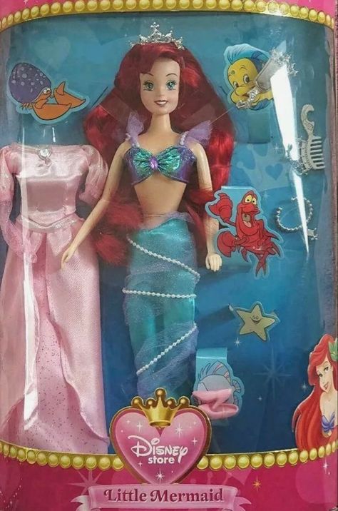 #thelittlemermaid #disneystore #doll #mermaid #disney #ariel #disneyprincess Princesa Ariel Disney, Pocahontas Disney, Ariel Doll, Ariel Disney, Disney Animators Collection, Disney Princess Dolls, Minnie Bow, Disney Princess Ariel, Mermaid Disney