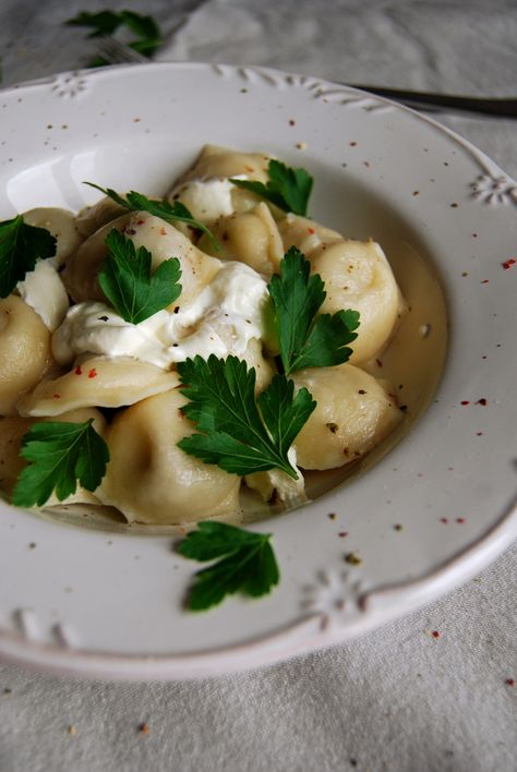 Ukrainian Pelmeni Dumplings by Hauptstadtmutti's old family recipe ° eat in my kitchen Ukrainian Pelmeni, Pelmeni Recipe, Easy Recipes Videos, Semolina Recipe, Meat Dumplings, Old Couple, Best Cookbooks, James Beard, Profile Photos