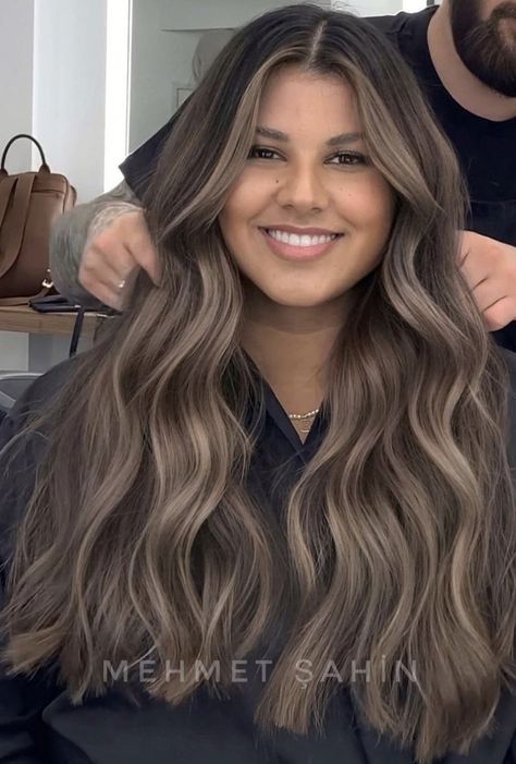 Subtle Ash Balayage On Dark Hair, Smokey Beige Balayage, Highlights For Cool Toned Skin, Natural Brown Hair With Dimension, Cold Balayage Brunette, Balayage Green Eyes, Ash Beige Highlights, Ashy Bronde Balayage With Money Piece, Dark Money Piece