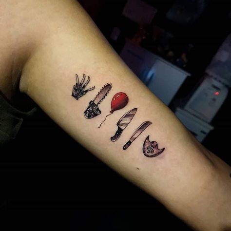 Freddy Krueger Tattoo, Pennywise Tattoo, Cute Halloween Tattoos, Movie Tattoo, Movie Tattoos, Scary Tattoos, Theme Tattoo, Inspiration Tattoo, Tattoos Geometric