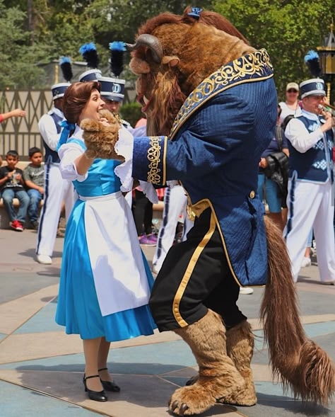 Disney Mascots, Disney Beast, Beast Costume, Belle And Beast, Disney World Characters, Belle Beauty And The Beast, Disney Face Characters, Disney World Magic Kingdom, Disney Posters