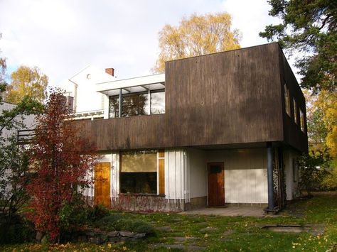 The Aalto House by Alvar Aalto, Helsinki, Finland Alvar Aalto Architecture Buildings, Alva Aalto, Alvar Aalto House, Aalto House, Alvar Aalto Architecture, Alvar Alto, Small Modern Home, Helsinki Finland, Alvar Aalto