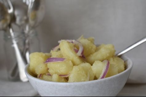 Quick Easy Salad, French Potato Salad, Bbq Salad, Best Summer Salads, French Potatoes, Bbq Salads, Olive Oil Garlic, German Potato Salad, Potato Salad Recipe