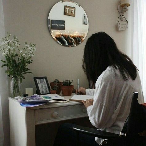 Técnicas para estudiar y tener apuntes organizados – Studio Girasol🌻 Study Aesthetic, Study Inspo, Korean Aesthetic, Studying Inspo, Study Hard, Study Time, Study Inspiration, Humble Abode, Study Motivation