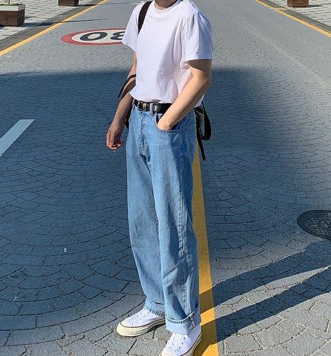 Mens Outfits White Shirt, Ootd 90s Style Cowo, Blue Outfit Men Street Styles, Short Men Outfit Ideas, School Outfits Men, Blue Jeans Outfit Men, Asian Men Fashion, Jeans Outfit Men, Minimalist Fashion Men