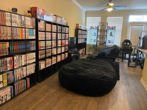 Manga Storage, Comic Book Rooms, Manga Room, Books Room, Manga Shelf, Otaku Room, New Apartment, Studio Room, Cute Bedroom Decor