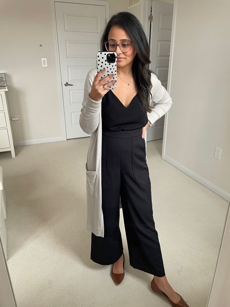 Long Cardigan Wide Leg Pants, Black Flowy Pants Outfit Work, Black Flowy Pants Outfit, Lounge Pants Outfit, Flowy Pants Outfit, All Black Outfit For Work, Casual Office Outfit, Long Cardigan Outfit, Pants Outfit Work