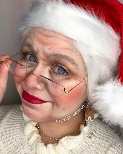 Mrs Claus Makeup Christmas, Mrs Clause Makeup Ideas, Santa Makeup Christmas, Mrs Claus Makeup Ideas, Mrs Clause Makeup, Diy Mrs Claus Costume, Mrs Claus Makeup, Santa Claus Makeup, Santa Makeup