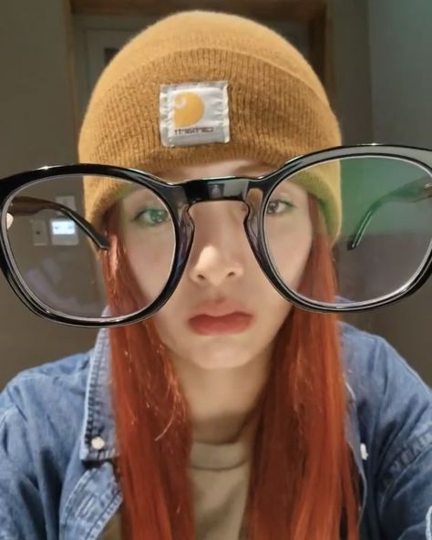 lesserafim yunjin Yunjin Kim, Orange Hair, Best Couple, Funny Faces, My Only Love, Kpop Girl Groups, Reaction Pictures, Cute Icons, Role Models