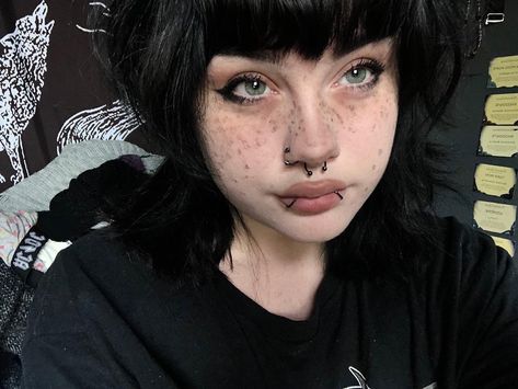 Grunge Piercings Face, Black Piercings, Non Binary Haircuts, Cute Nose Piercings, Face Piercings, Cool Piercings, Alternative Makeup, Facial Piercings, Cute Piercings