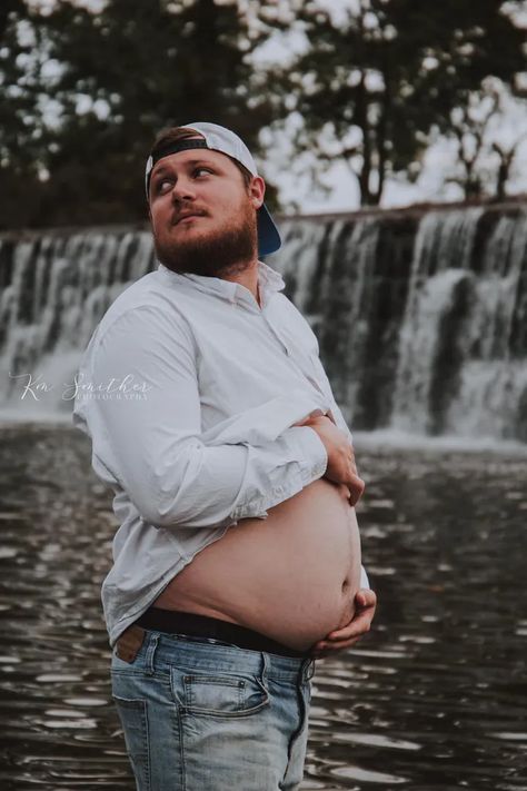 Funny Maternity Photos With Husband, Funny Maturity Photos, Maternity Photo Shoot Ideas Couples Funny, Maternity Photography Poses Couple Funny, Half Baked Maternity Photoshoot, Maternity Photography Funny, Funny Pregnancy Pictures, Funny Maternity Photography, Half Baked Pregnancy Photo