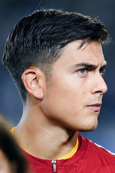 Haircut For Silky Hair Men, Paulo Dybala Haircut, Dybala Hairstyle, Dybala Haircut, Short Mens Hair, Soccer Player Hairstyles, Stylish Boy Haircuts, Haircut Highlights, Soccer Hairstyles