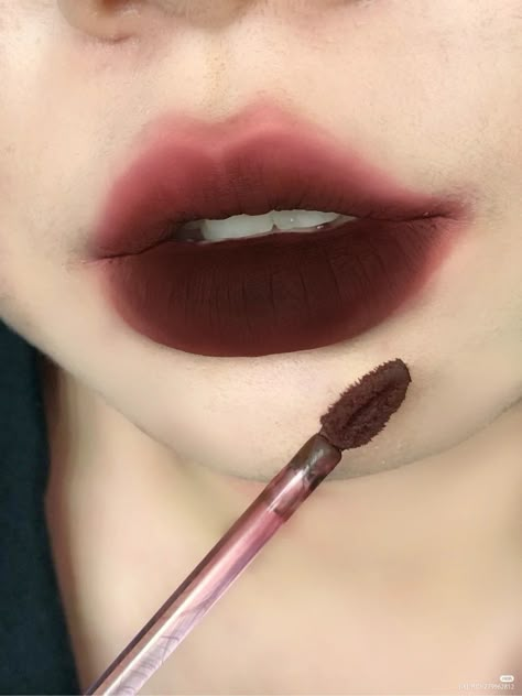 Light Vampire Makeup, Vamp Lips, Lip Styles, Vamp Makeup, Dolly Wink, Crazy Lipstick, Funky Makeup, Angel Makeup, Red Lipstick Makeup