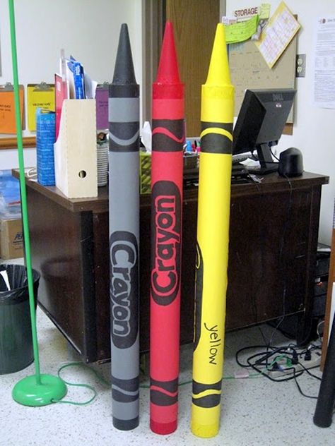 Excellent Classroom Decoration Ideas (5) Large Crayons Diy, Crayola Party, Maker Fun Factory Vbs 2017, Maker Fun Factory Vbs, Crayon Party, Maker Fun Factory, Diy Crayons, Classroom Design, Vacation Bible School