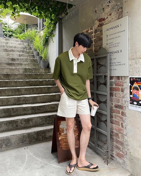 Asian Male Summer Outfits, Male Summer Outfits Casual Street Styles, Outfit Cowo, Trousers Outfit Men, Baseball Jacket Outfit, Outfit Cowok, Vacation Outfits Men, Korean Street Fashion Men, Kpop Fashion Men