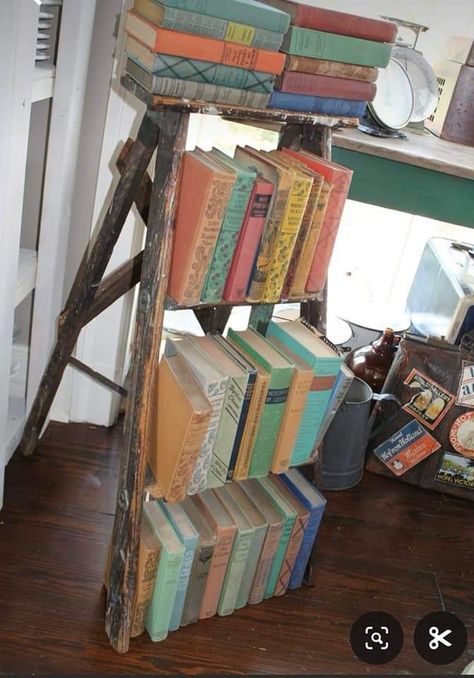 Vintage Market Booth, Antique Store Displays, Vintage Booth Display, Vendor Booth Display, Coffee Ring, Antique Booth Displays, Antique Mall Booth, Books Pictures, Southern Vintage