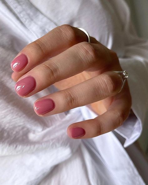 September Nails, Casual Nails, Cute Gel Nails, Pink Nail Polish, Pink Nail, Neutral Nails, Minimalist Nails, Classy Nails, Chic Nails