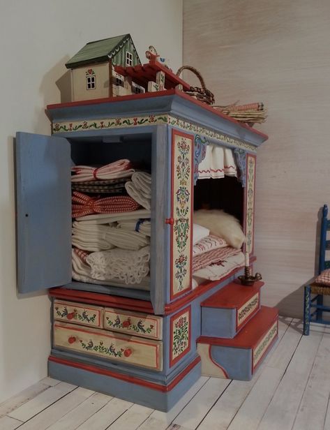 Miniature Beds, Sleeping Nook, Room Box Miniatures, Scandinavian Home Decor, Box Bed, Vintage Linen, Scandinavian Home, Dream House Decor, Doll Furniture