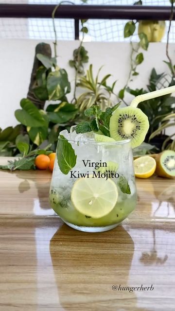 Kiwi Mojito, Mojito Mix, Mocktail Recipes, Lemon Slices, Tonic Water, Mocktail Recipe, Lemon Slice, Mint Leaves, Ice Cubes