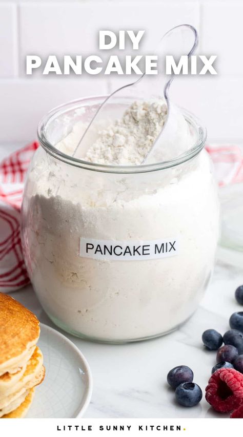 Homemade Pancake Mix comes together in just minutes and can be stored for up to 3 months! Skip the boxed mix and try this recipe instead. Homemade Pancake Mix Easy, Diy Pancake Mix, Homemade Pancake Mix Recipe, Best Pancake Mix, Best Homemade Pancakes, Easy Homemade Pancakes, Pancake Mix Recipe, Homemade Pancake Mix, Morning Pancakes