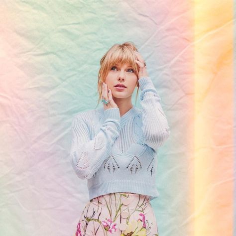 Taylor Swift Lover Photoshoot, Lover Photoshoot, Tumblr Lockscreen, Header Tumblr, Taylor Swift Lover, Twitter Icon, Lockscreen Wallpaper, Taylor Swift, Swift