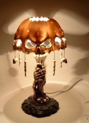 Skeleton lamp Skeleton Lamp, Goth Crafts, Skull Lamp, Wal Art, Gothic Furniture, Goth Home, Tanah Liat, Goth Decor, Cool Lamps