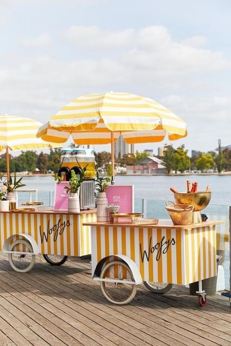 Roda Gerobak, Food Stand Design, Wedding Ideas 2024, Foodtrucks Ideas, Balcon Mic, Gerobak Dorong, Food Cart Design, Ice Cream Cart, Food Truck Design