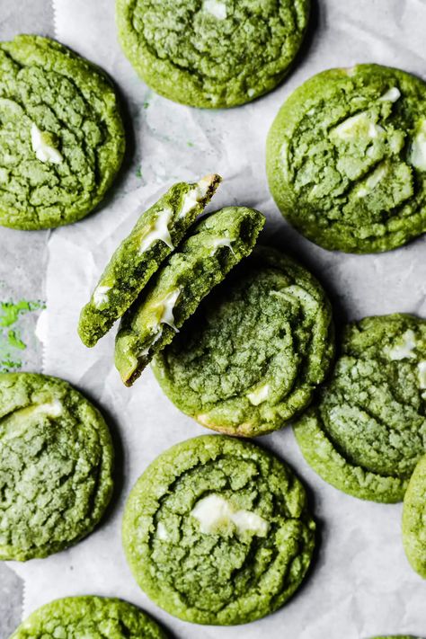 Matcha White Chocolate Cookies, Matcha Cookies Recipe, Green Cookies, Cookies With White Chocolate Chips, Green Tea Cookies, Cookies With White Chocolate, Matcha White Chocolate, Matcha Cookies, Matcha Chocolate