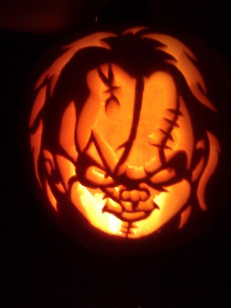 Chucky pumpkin Holloween Punkins Carving Ideas, Pumkin Carving Chucky, Pumpkin Carving Ideas Chucky, Pumpkin Carving Jason Vorhees, Pumpkin Carving Chucky, Terrifier Clown Pumpkin Carving, Super Scary Pumpkin Carving Ideas, Penny Wise Pumpkin Carving, Chucky Pumpkin Carving