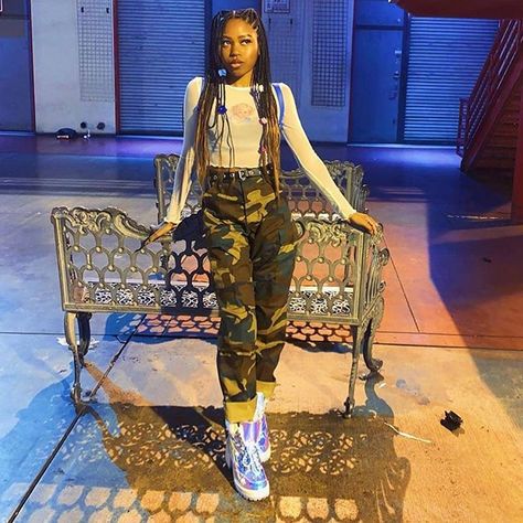 riele downs on Instagram: “I'm just in love with this look💖 . . Please go and follow @amandlastenberg_fan.page . . . . #rieledowns #riele #rielestyle #likeforlike…” Rielle Downs, Charlotte Henry Danger, Riele Downs Outfits, Afro Hair Drawing, Emma Fuhrmann, Henry Danger Nickelodeon, Riele Downs, Nickelodeon Girls, Danger Force