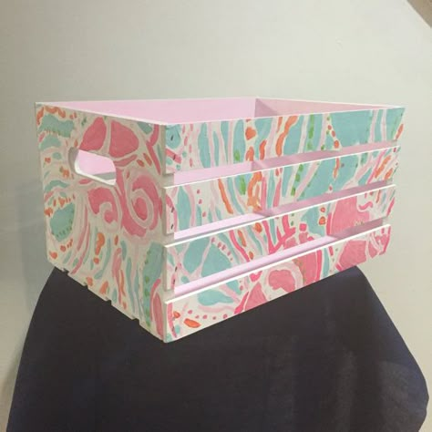 SALE Lilly Pulitzer Inspired Painted by SouthernGirlSolution Swimsuit Crate, Crate Painting Ideas, Wooden Crate Painting Ideas, Painted Wooden Crate, Painted Crate, Beachy Art, Lilly Pulitzer Inspired, Cute Diy Projects, Fun List