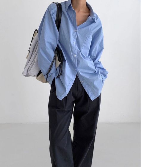 Casual Blue Shirt Outfit, Boyfriends Shirt Outfit, Blue Shirt Outfits Women, Blue Shirt Women Outfit, Oxford Shirt Women Outfit, Blue Button Down Shirt Outfit, Shirt Outfits Women, Oxford Shirt Outfit, Shirt Women Outfit