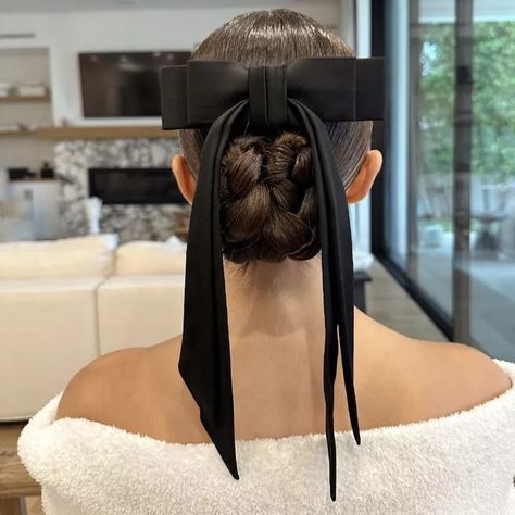 Black Ballerina Hairstyles, Ballerina Bun Hairstyles, Balletcore Hairstyles, Up Bun Hairstyles, Ballerina Hairstyles, Hair Shine Spray, Ballerina Hair, Ballerina Bun, Prom Hair Updo