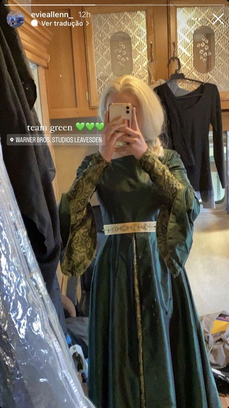 Hbo Tv Shows, Book Dress, Manga Hair, Got Game Of Thrones, Dragon Costume, Targaryen Aesthetic, Princess Core, Game Of Thrones Art, Fashion Drawing Dresses